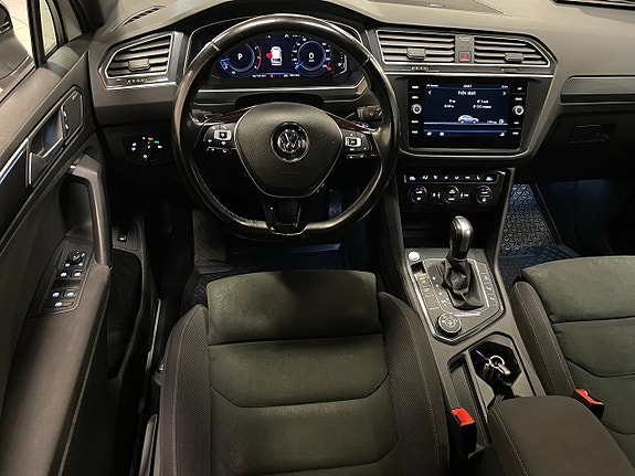 Volkswagen Tiguan 6 of 9