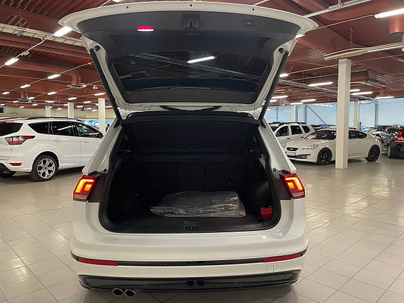 Volkswagen Tiguan 7 of 9