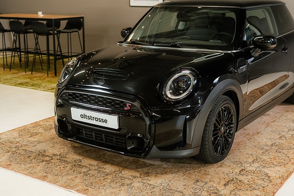 MINI Cooper S 2 of 21