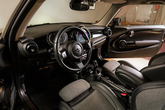 MINI Cooper S 13 of 21