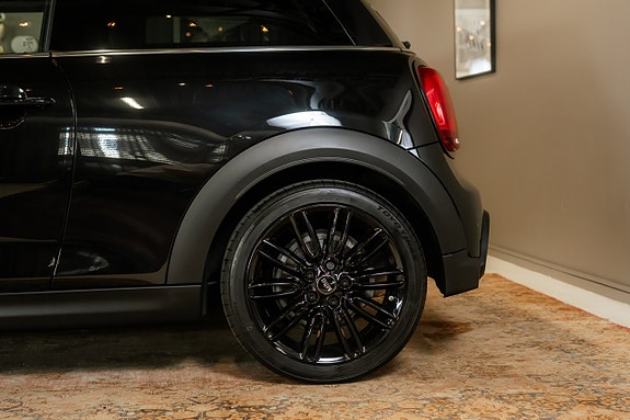 MINI Cooper S 8 of 21