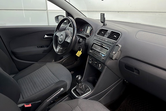 Volkswagen Polo 12 of 30