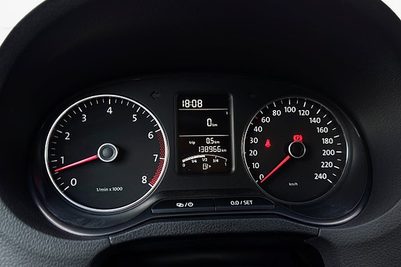 Volkswagen Polo 15 of 30