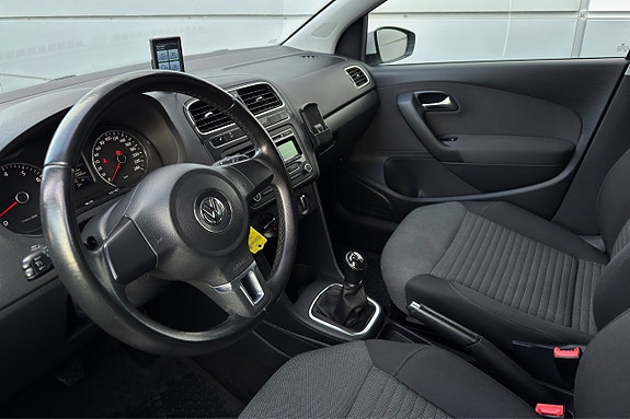 Volkswagen Polo 16 of 30