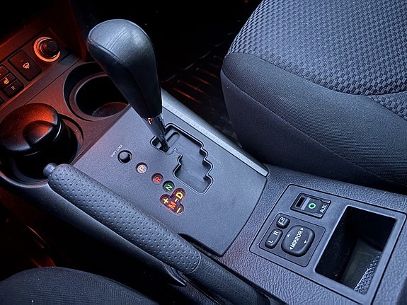 Toyota RAV4 15 of 30