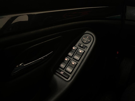 BMW 523i 15 of 18