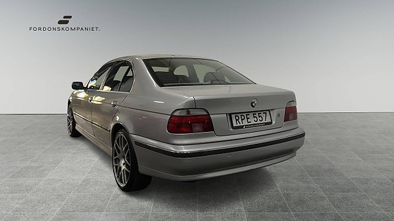 BMW 523i 6 of 18