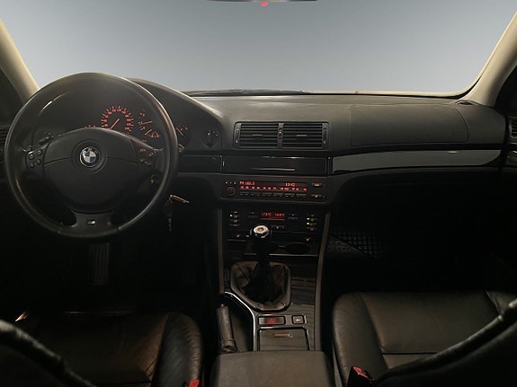 BMW 523i 8 of 18