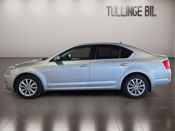Skoda Octavia 2 of 16