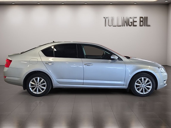 Skoda Octavia 6 of 16