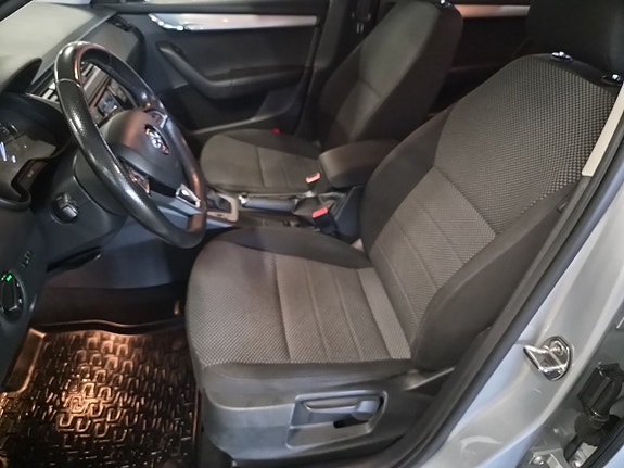 Skoda Octavia 10 of 16