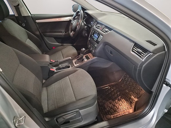 Skoda Octavia 11 of 16