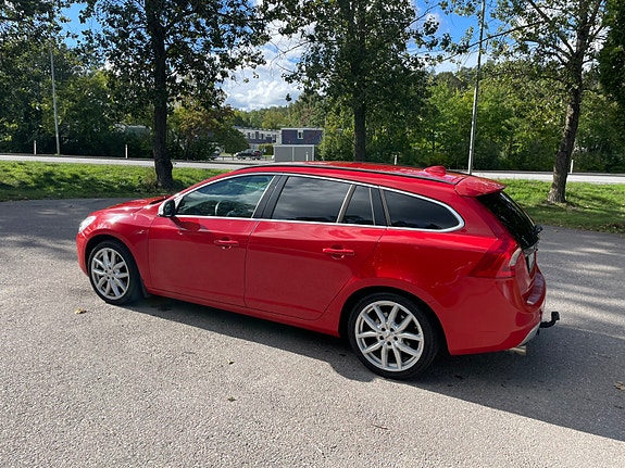 Volvo V60 2 of 6