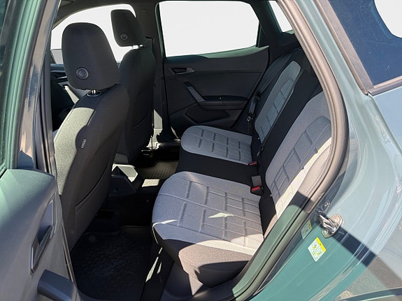 Seat Arona 13 of 19