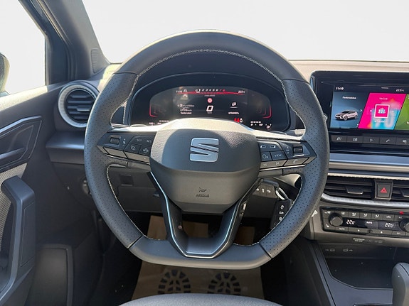 Seat Arona 12 of 19
