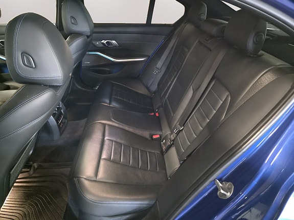 BMW 330e 15 of 25