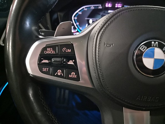 BMW 330e 19 of 25