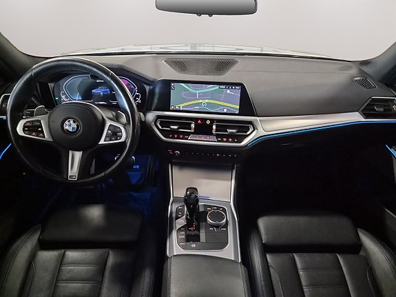 BMW 330e 16 of 25
