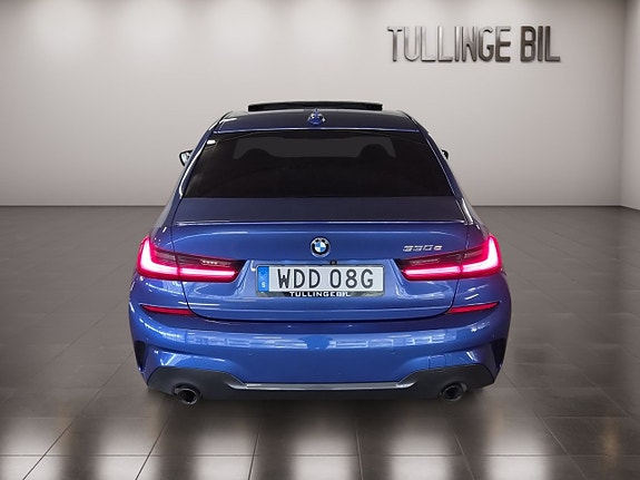 BMW 330e 4 of 25