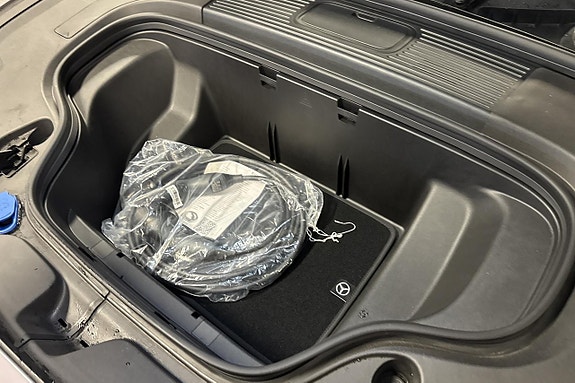 Mercedes-Benz C300 28 of 30