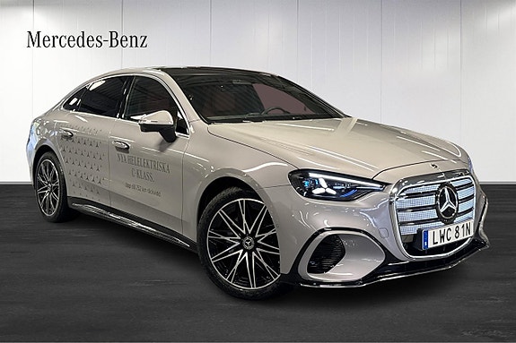 Mercedes-Benz C300 2 of 30