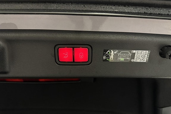 Mercedes-Benz C300 21 of 30