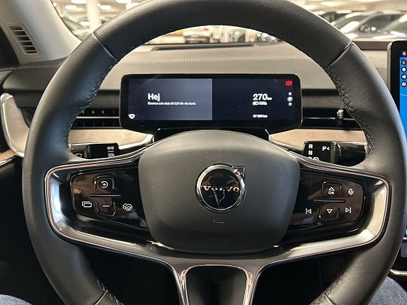 Volvo EX90 13 of 19