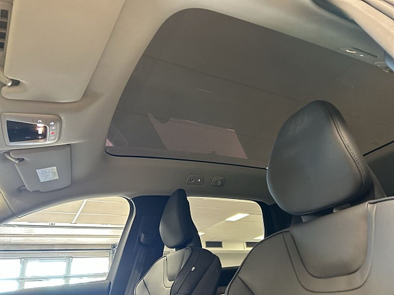 Volvo EX90 11 of 19