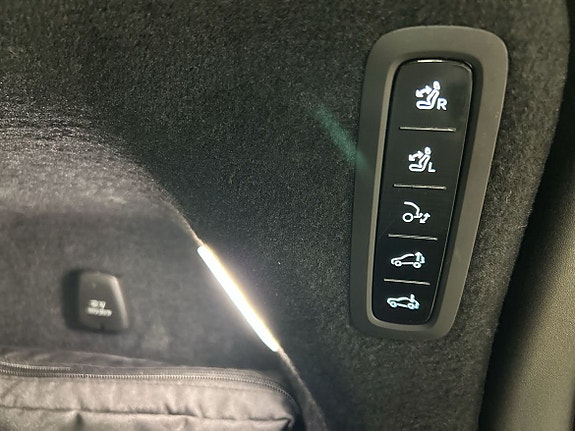Volvo EX90 10 of 19