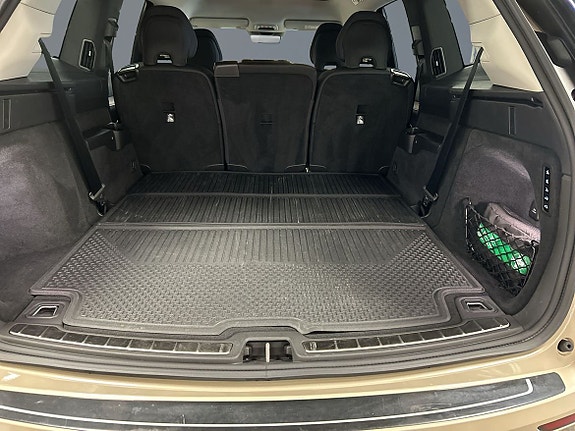 Volvo EX90 9 of 19