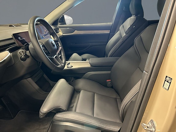 Volvo EX90 6 of 19
