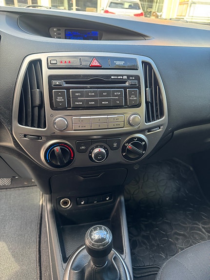Hyundai i20 7 of 9