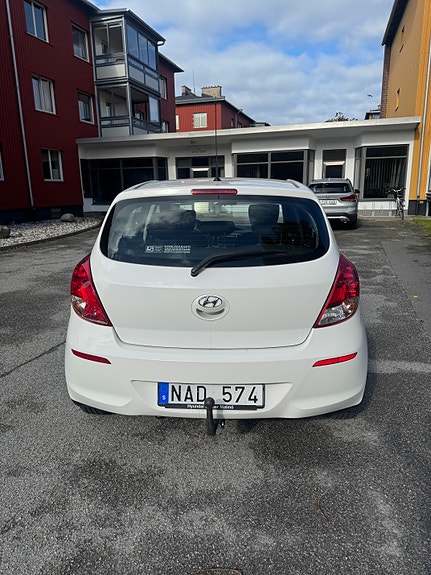 Hyundai i20 3 of 9