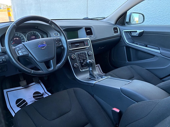 Volvo V60 10 of 18