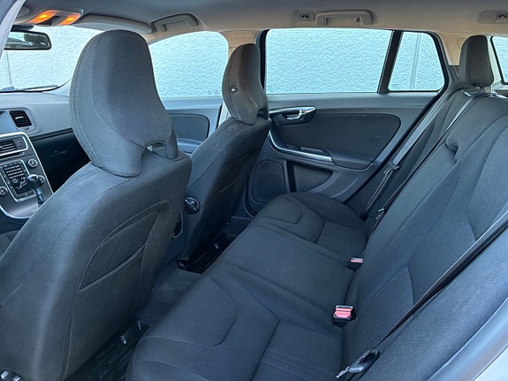 Volvo V60 14 of 18