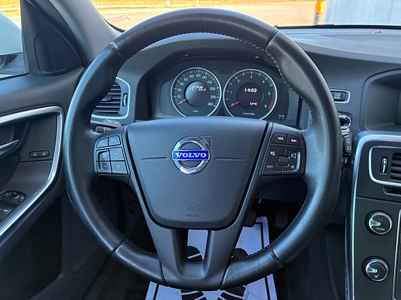Volvo V60 11 of 18