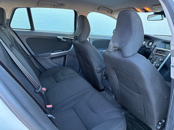 Volvo V60 16 of 18