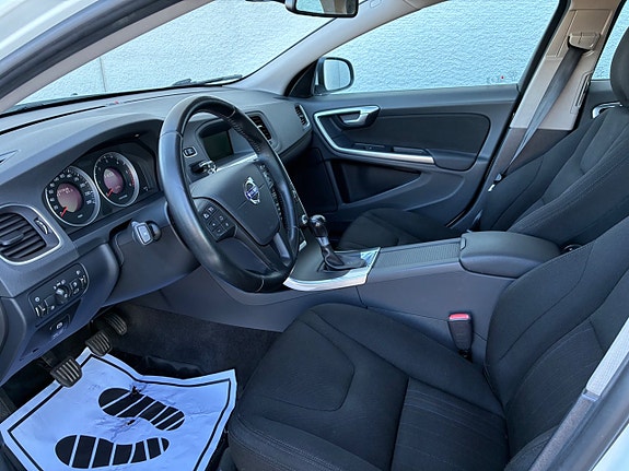 Volvo V60 9 of 18