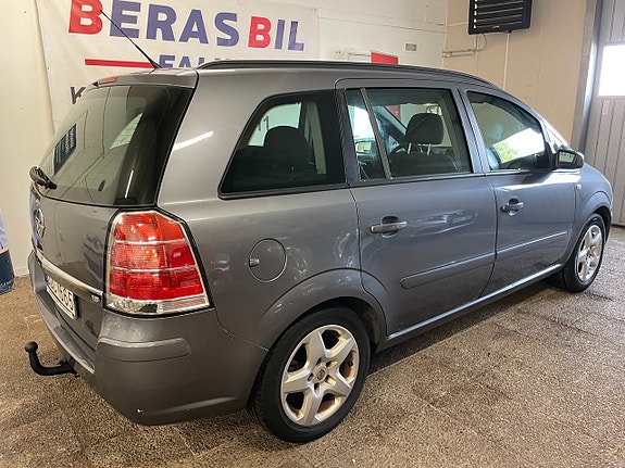 Opel Zafira 3 of 27