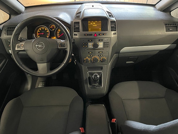 Opel Zafira 9 of 27