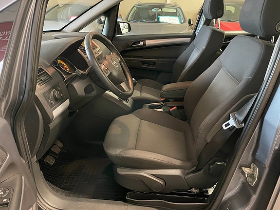 Opel Zafira 8 of 27