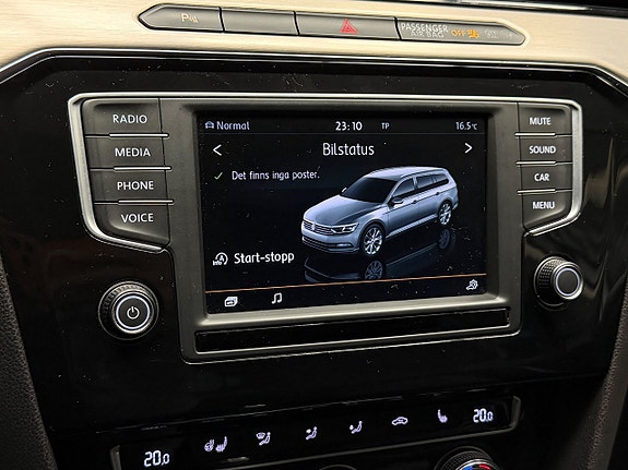 Volkswagen Passat 19 of 25