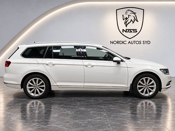 Volkswagen Passat 7 of 25