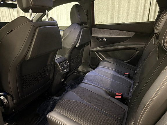 Peugeot 5008 5 of 16
