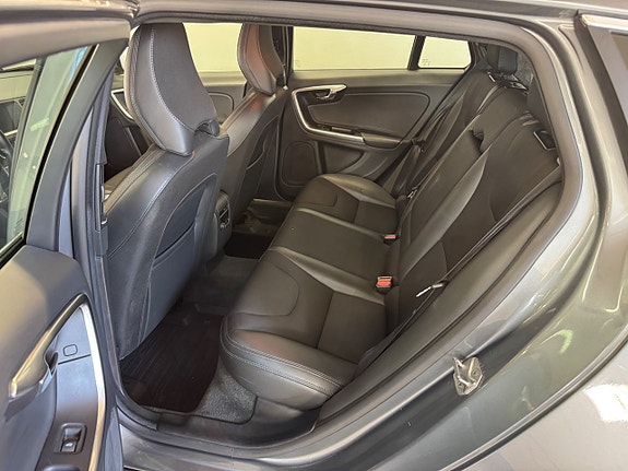 Volvo V60 11 of 20
