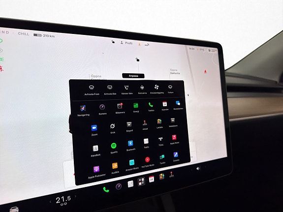 Tesla Model Y 27 of 30