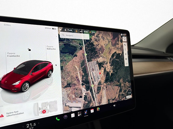 Tesla Model Y 28 of 30
