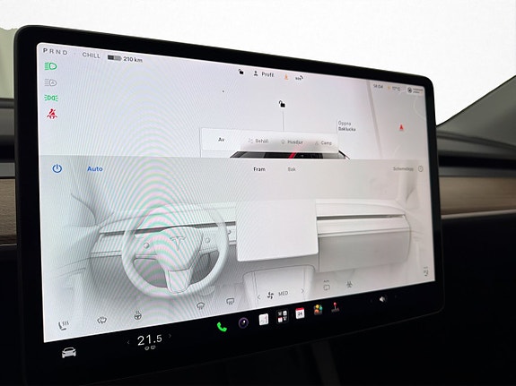 Tesla Model Y 25 of 30