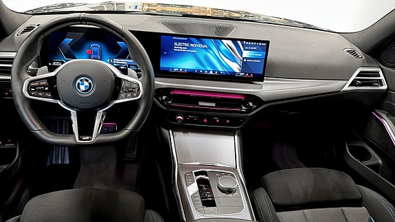BMW 330e 4 of 9