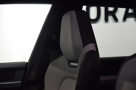 Porsche Cayenne 7 of 21